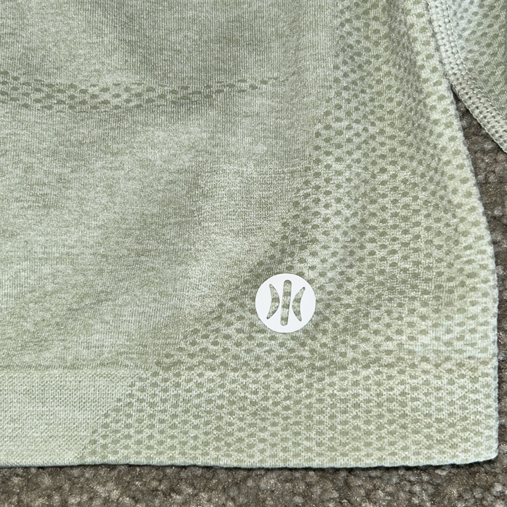 LIGHT GREEN WORKOUT LONG SLEEVE - Picture 2 of 4